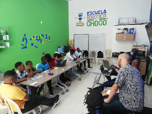 Escuela de Robótica del Chocó